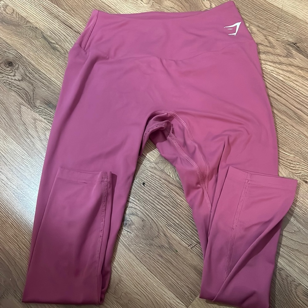 small gymshark pink leggings